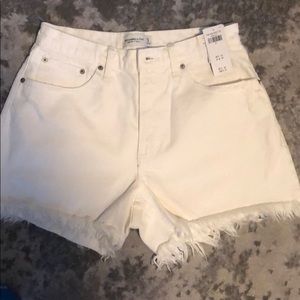 NWT Abercrombie Curve Love High Rise 4in Short